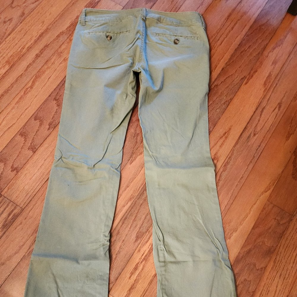 American Eagle Khakis Green size 4 EUC